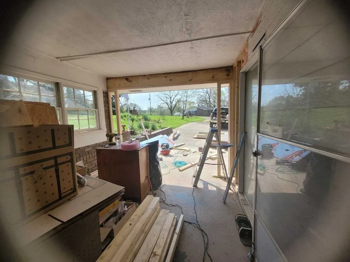 Air movers and dehumidifier for Water Mitigation Services in Temple Terrace